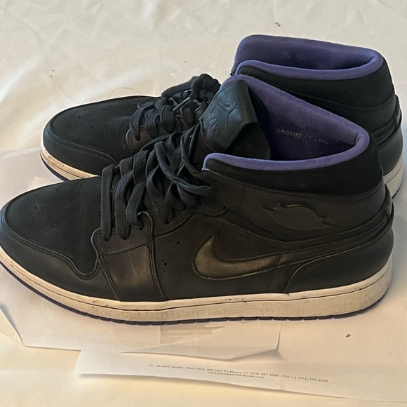 Nike Air Jordan Black and Purple Men's Shoes - Picture 3 of 4